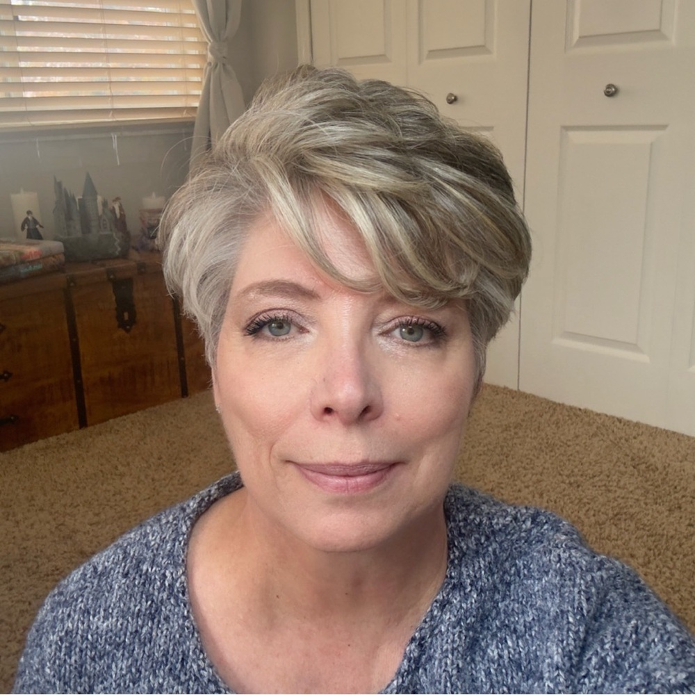 Meet your Posher, Debbie